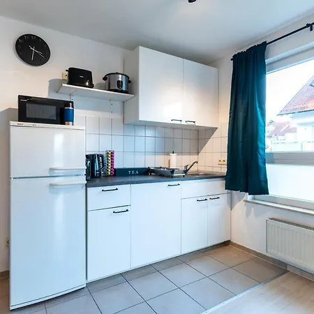 Mercedes I Stuttgart I Kitchen I Home Office I Parkplatz Böblingen Eksteriør billede