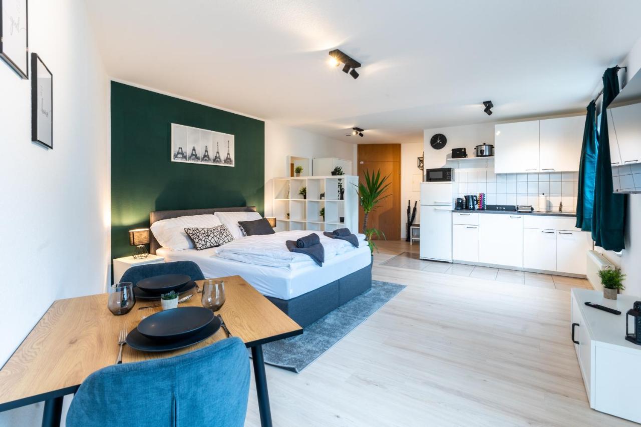 Mercedes I Stuttgart I Kitchen I Office I Parkplatz * Böblingen